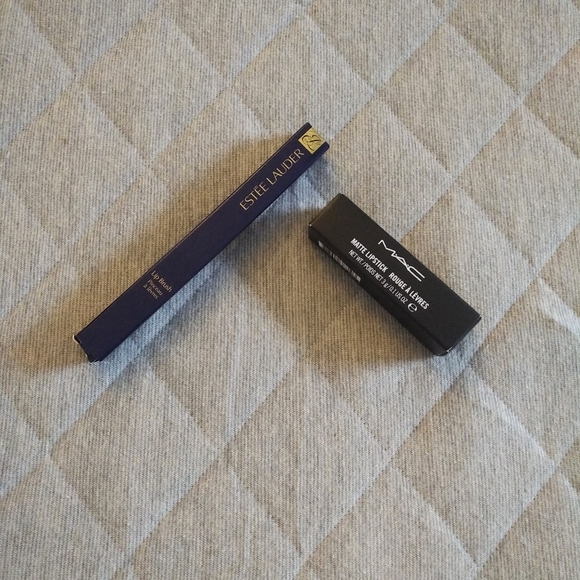 ✨️HP✨️ Beauty💋 Bundle - MAC and Estee Lauder - Picture 11 of 14